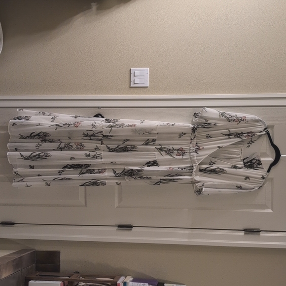 Roller Rabbit Condesa Bouquet Gertrude white maxi dress size large - Picture 3 of 11